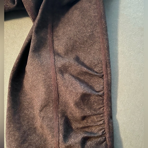 Athleta Gusset Cool Max Leggings Crop Size M - Picture 4 of 6